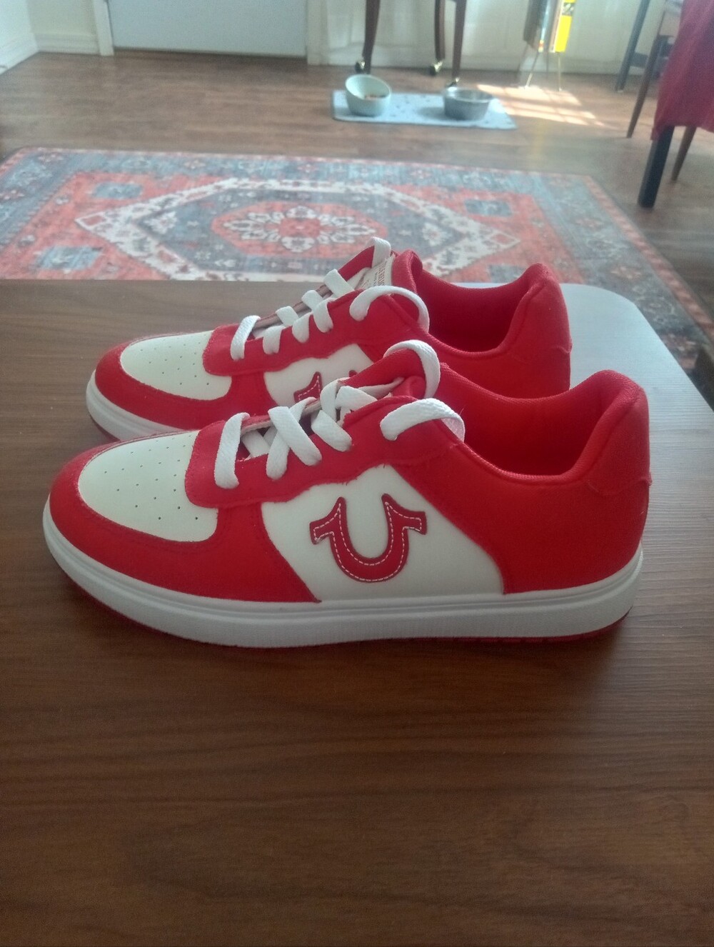 True Religion Women's Sneakers Size 8 Red/White Low-Top Sneakers Classics